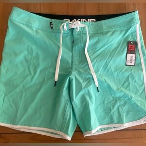Dakine Womens Freeride 7” Bermuda Boardshorts: 28”